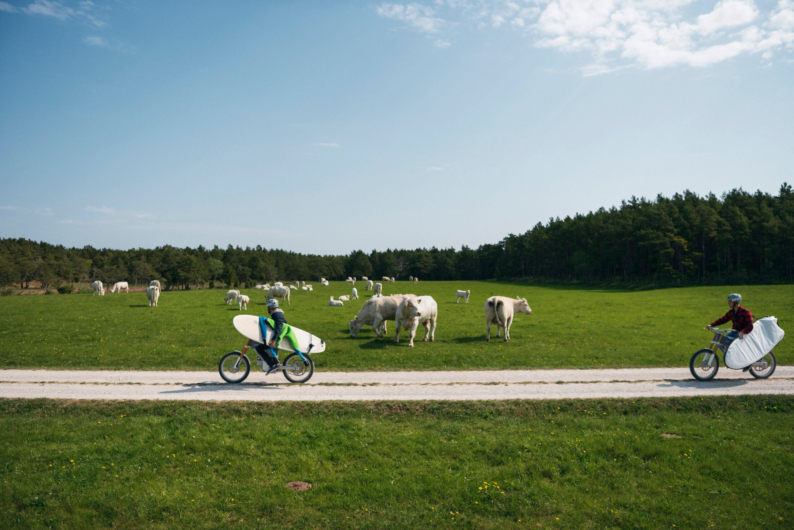 Surfboards og elektriske motorcykler støtter POW