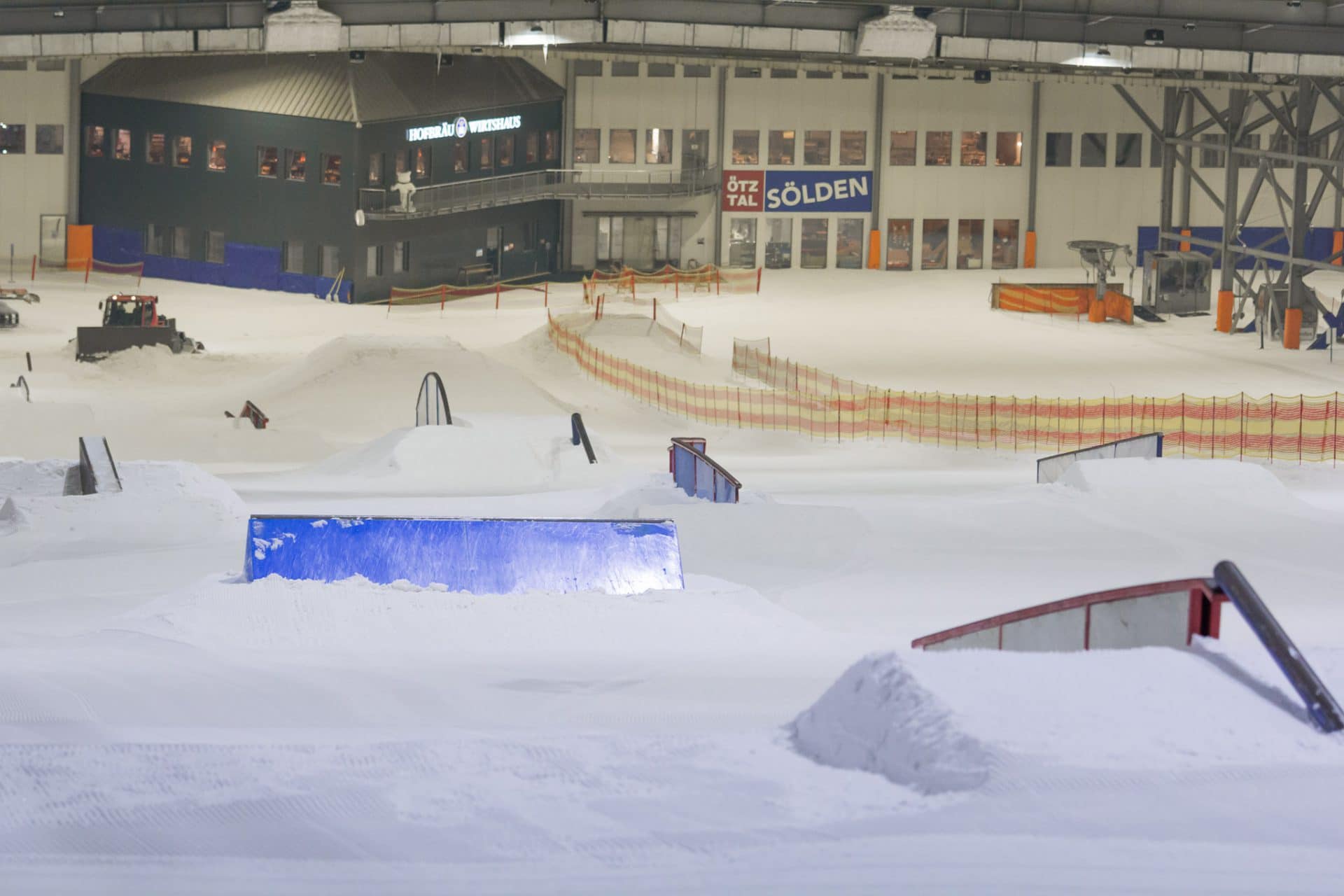 Verdens største indendørs snow park åbner blot 5 timer fra Danmark