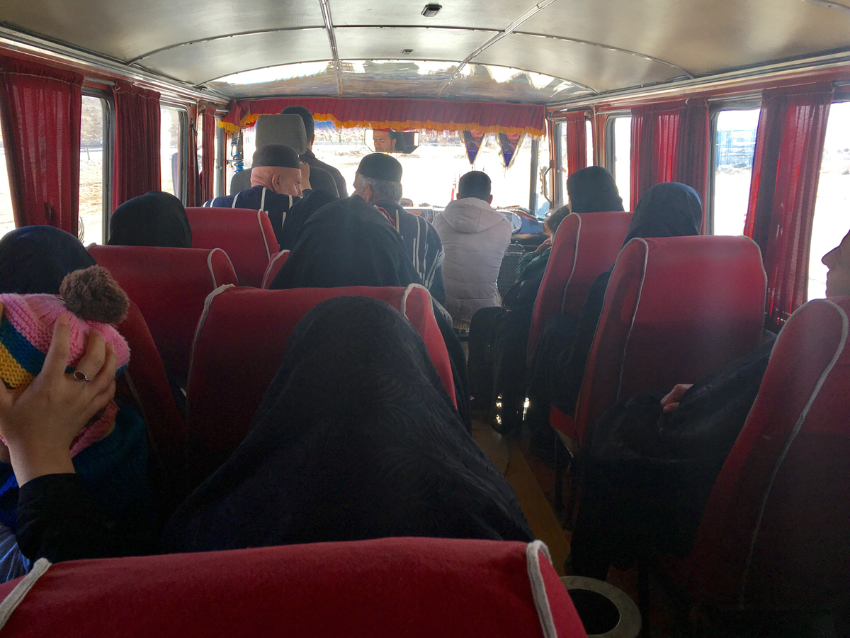 11-minibus-maend-kvinder